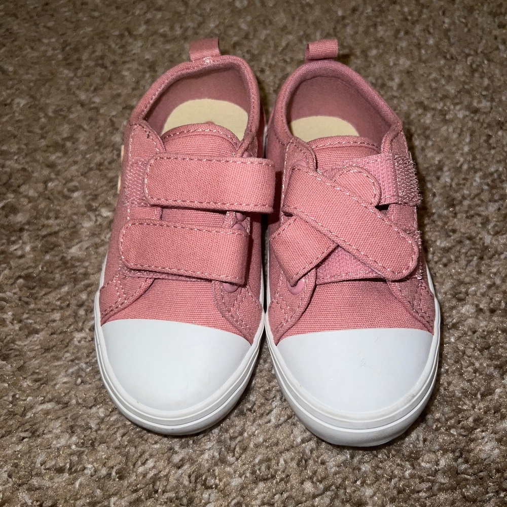 Old Navy Velcro Toddler Girls Shoes size 6